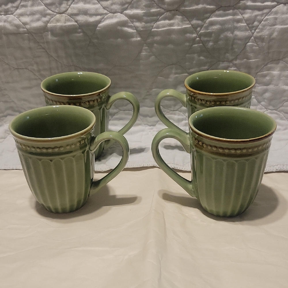 Gibson Regent Park Green and brown Ceramic Mug Set of 4 Excellent condition